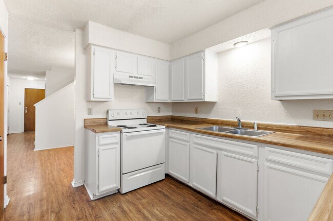 Photo - 1303 Conway Dr Unit B