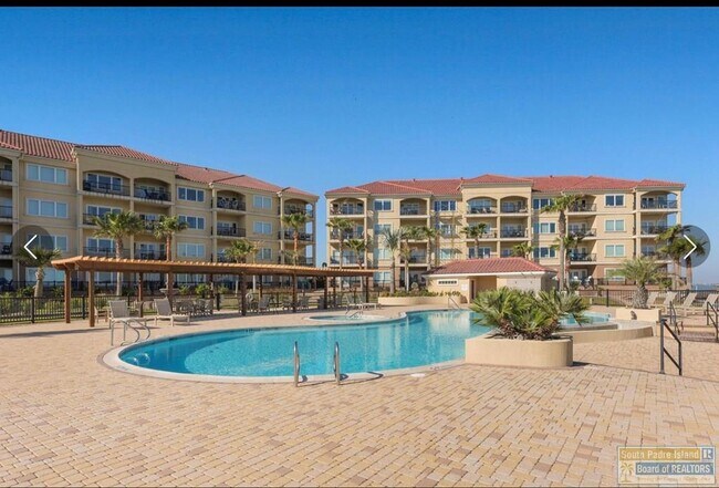 301 W Houston St Unit 3202