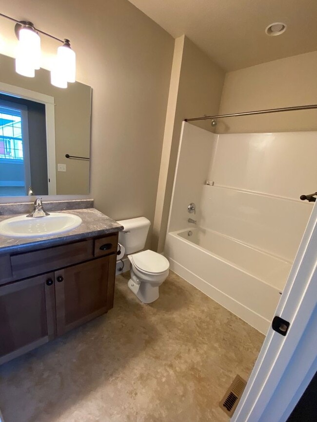 Photo - Beautiful 3-Bed, 2-Bath Home in The Arbors Subdivision