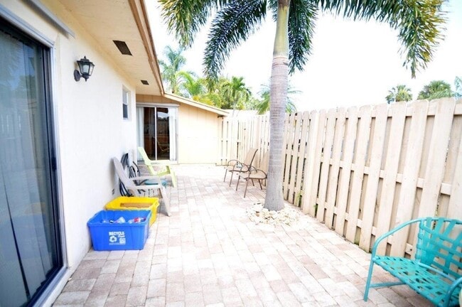 Photo - 1325 Arapaho St