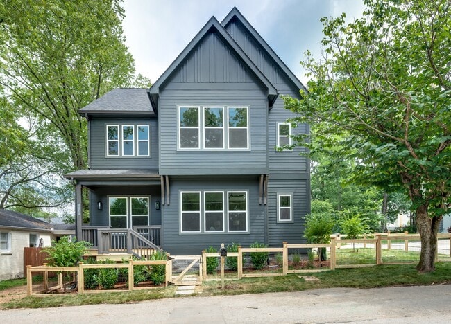 Building Photo - 2430 Little Ave