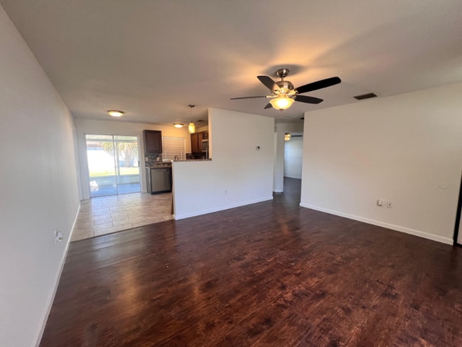 Photo - 7847 Putnam Cir House