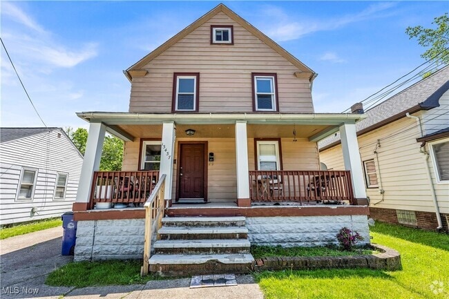 Building Photo - 13437 Kirton Ave Unit 2/UP Rental