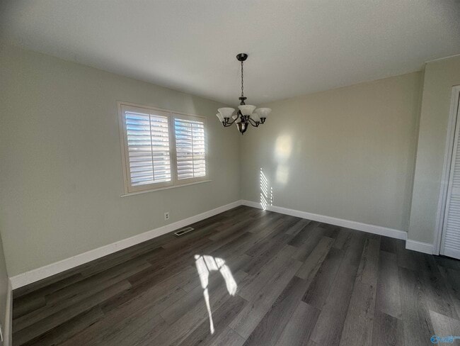 Photo - 9904 Willow Cove Rd SE