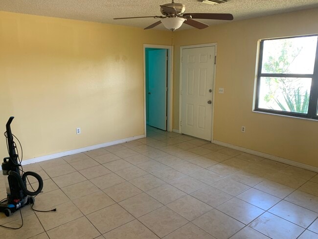 Photo - 7121 Burnsville St