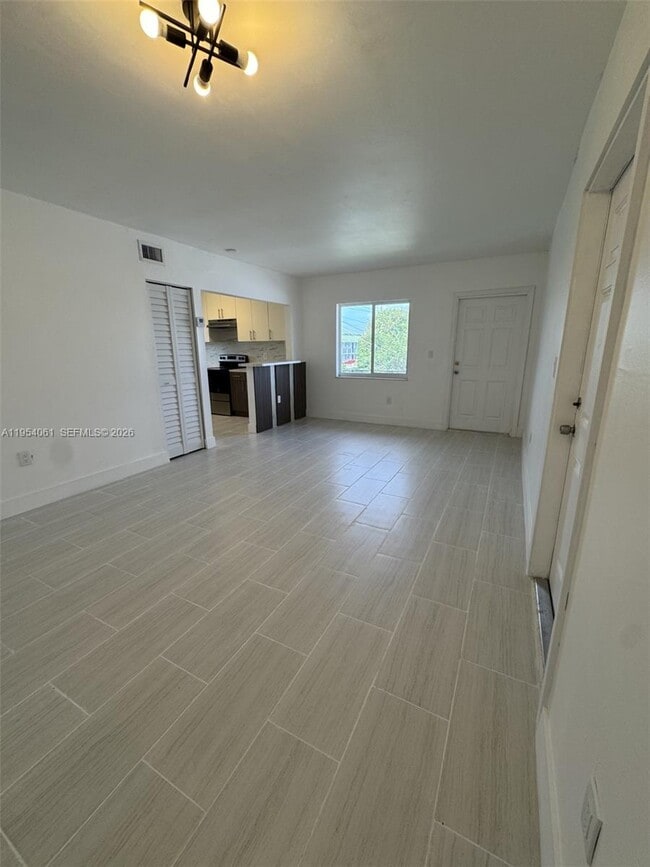 Photo - 800 NW 44th Ave Unidad 4