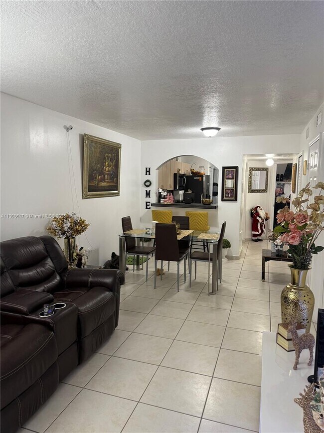 Photo - 1271 SE 28th Ct Unidad 102