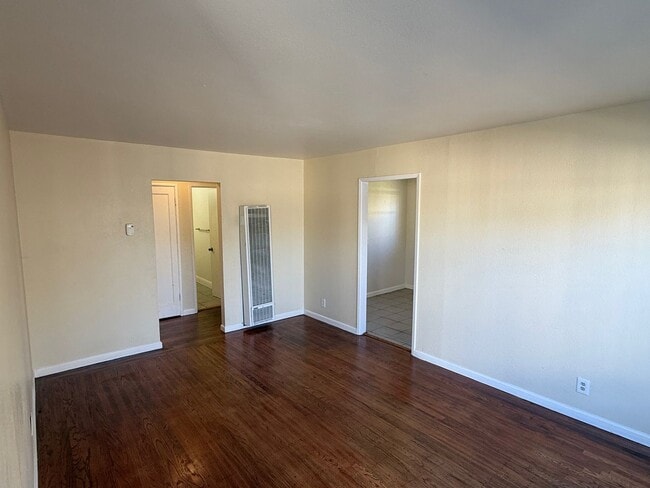 Building Photo - Gaynor Ave, 1317-1321 Unit 1321 Rental