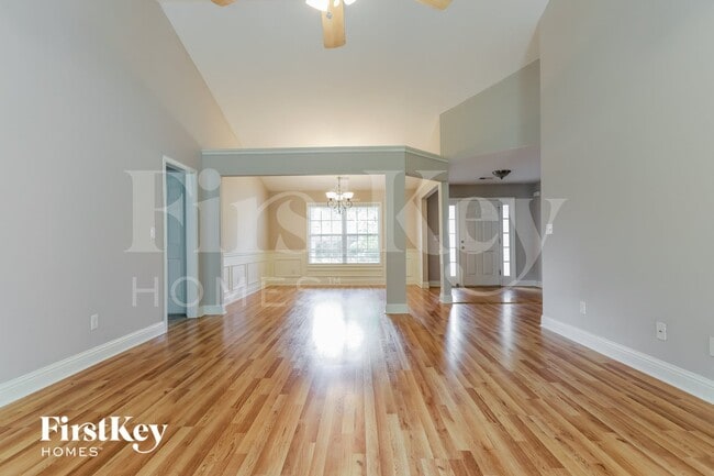 1306 Golden Way