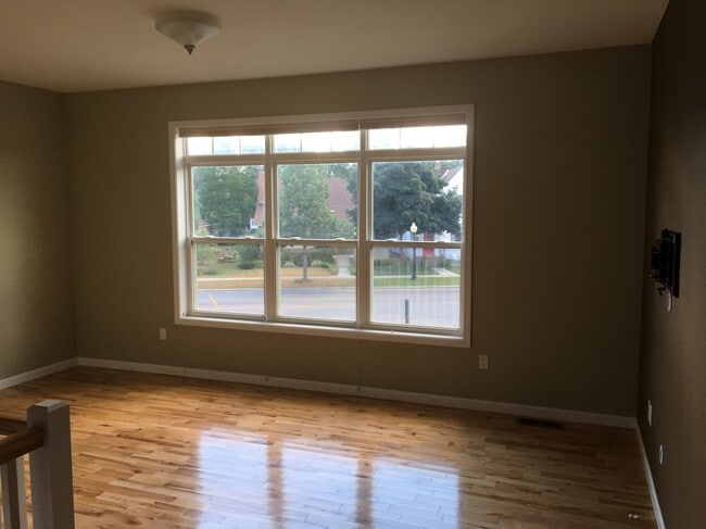 Living room - 245 Lake Ave Unit B