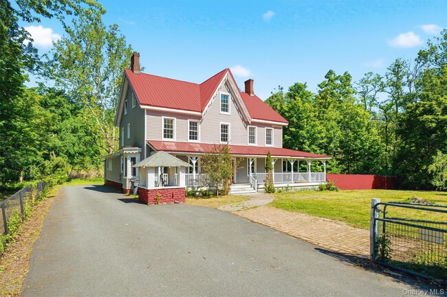 Photo - 1021 NY-32