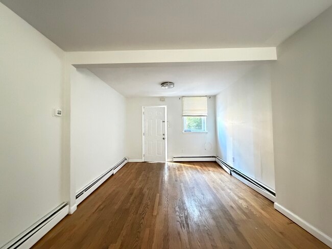 970 Broadway 1R - 972 Broadway Unidad 1R