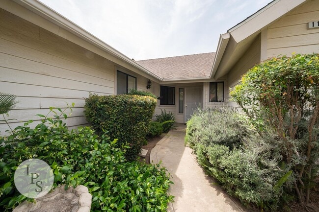 Photo - North Fresno Home, 3BR/2BA, Built 1989 - Lots of Amenities!