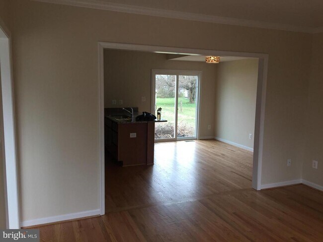 Photo - 8904 Cherry St