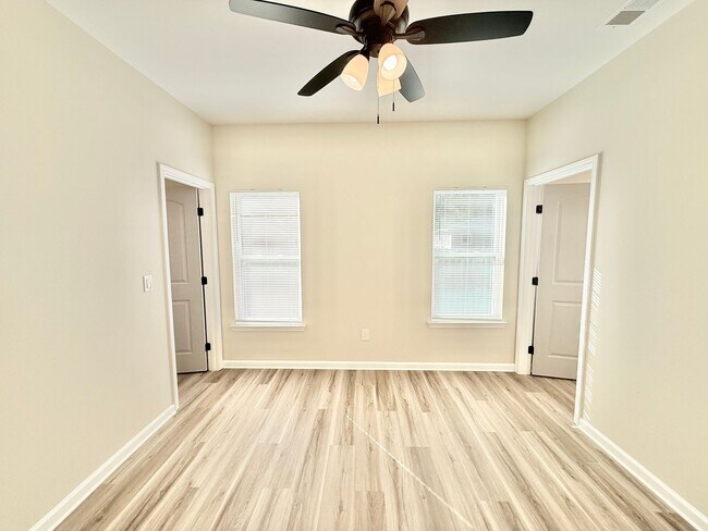 Photo - Modern 2-Bedroom Duplex