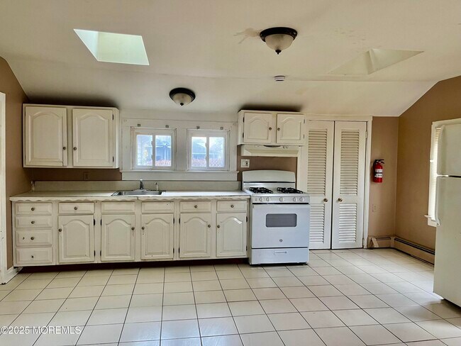 Photo - 52 Shoreland Terrace