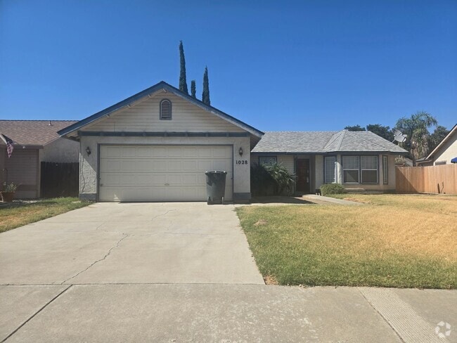 Building Photo - Available soon in Hanford! Rental
