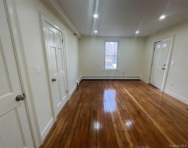 Photo - 1748 US-6 Unit 2