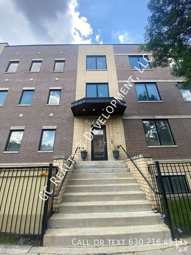 Building Photo - 2317 W Armitage Ave Unit 1E Rental