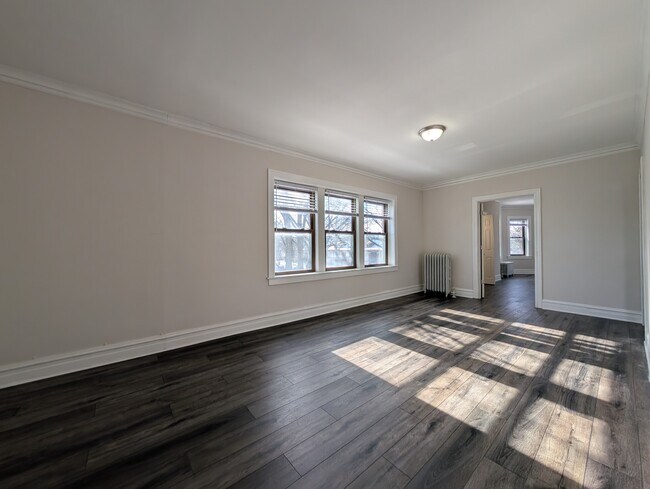 Building Photo - 5817 W Berteau Ave Unit 5820-2