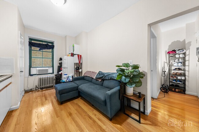 Photo - 542 E 79th St Unidad APT 3D