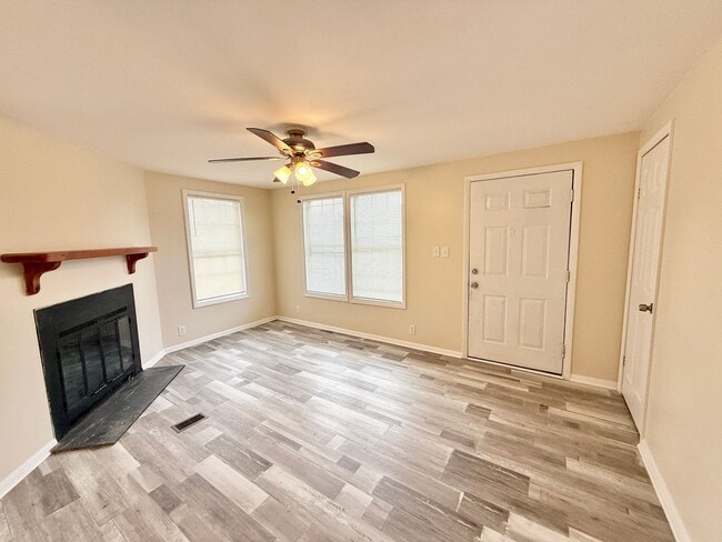 Photo - **3bed House-RENT READY- Minutes from the Dam Neck Base, Naval Station Oceana & Ocean Front**