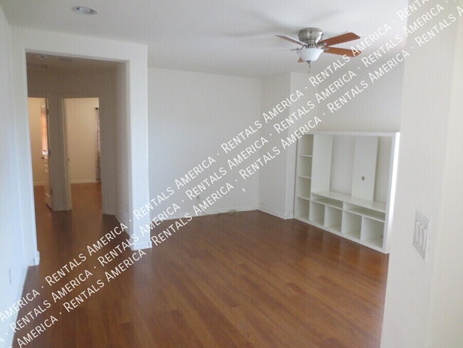 Photo - 1670 E Elgin St