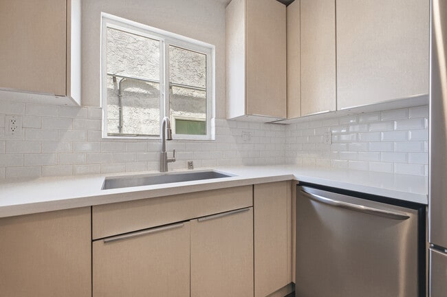 Photo - 3408 Bellevue Ave Unit 3
