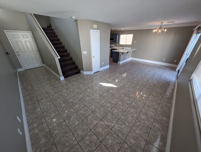 Photo - 4368 Holden St