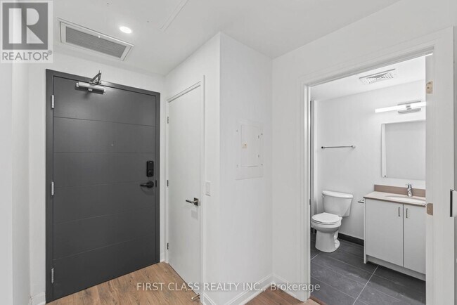 Photo - 223 Princess St Unit 403