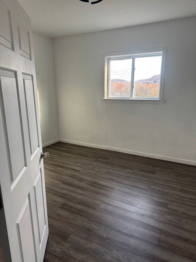 Photo - 3rd Street, Pitcairn Unit 324 3rd Street