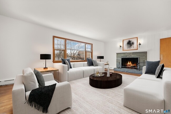 Photo - 5 Saviano Ln