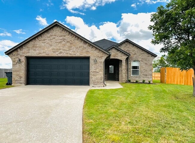 Building Photo - 7904 SW Powell Ct