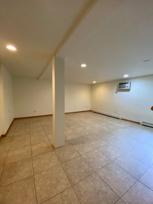 Photo - 22 N Hancock St