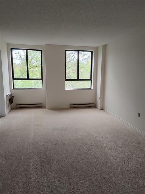 Photo - 1371 Commissioners Rd W