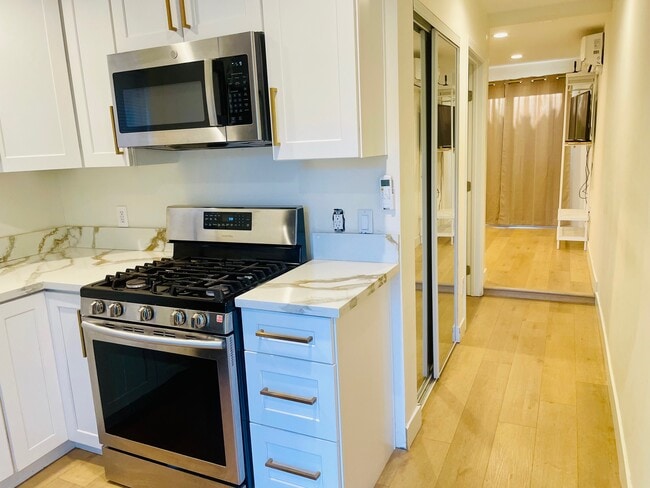 Photo - 7034 Yarmouth Ave Unit 7036