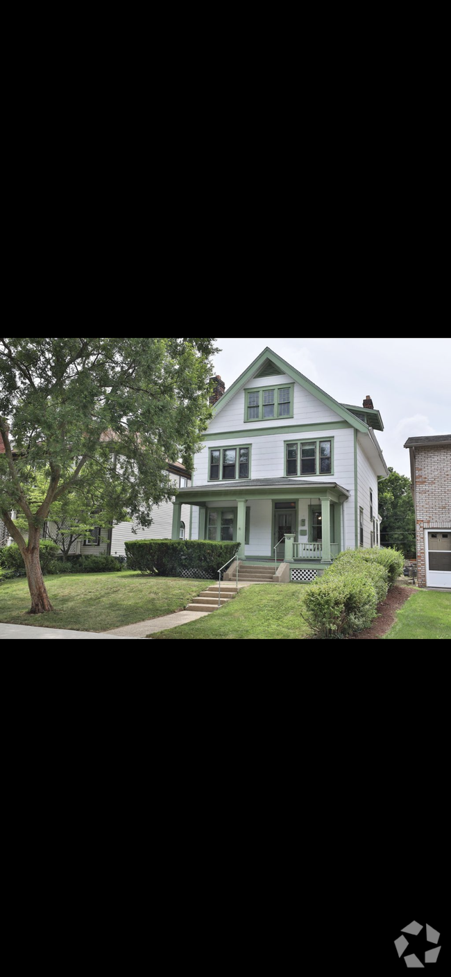 Building Photo - 385 Wyandotte Ave Unit A Rental