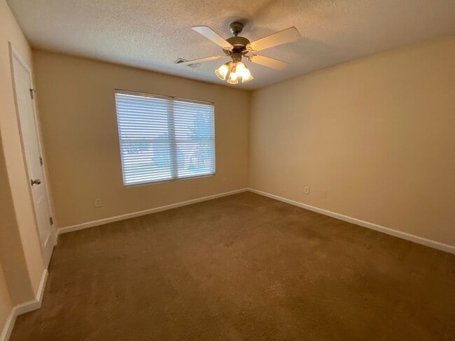 Photo - PRE-LEASING FOR MAY 2026 ! 1/2 DEPOSIT SPECIAL