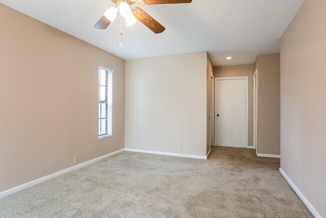 Photo - 14096 Greentree Dr