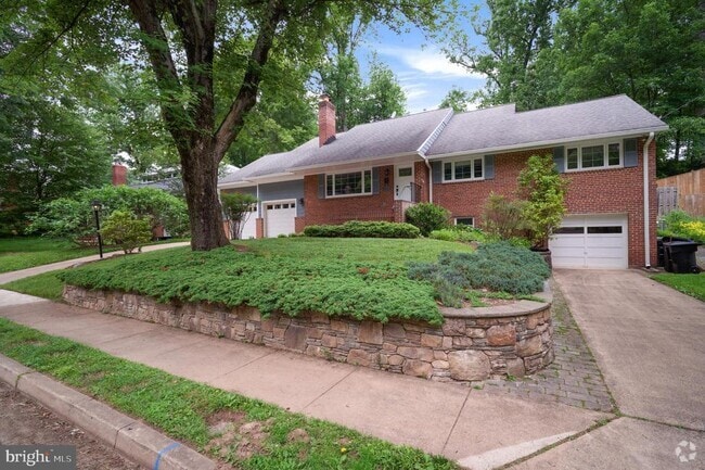 Building Photo - 3111 N Thomas St Rental