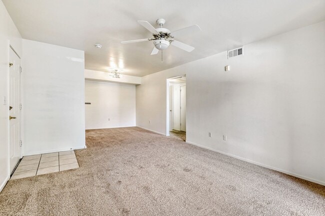Photo - 1 Bedroom 2nd Floor Unit With Balcony! Unit 2172