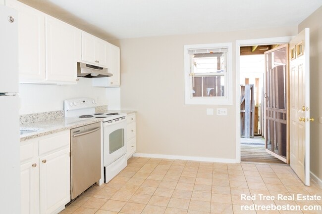 Building Photo - 41 Marion St Unit 1
