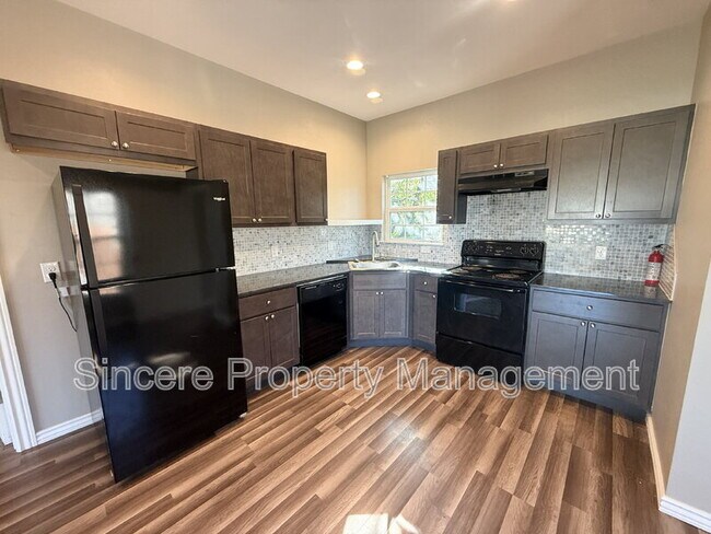 Photo - 2225 N Gatewood Ave Unidad Apt. C