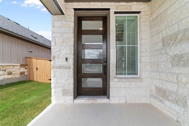Photo - 1129 Roger Hanks Pkwy