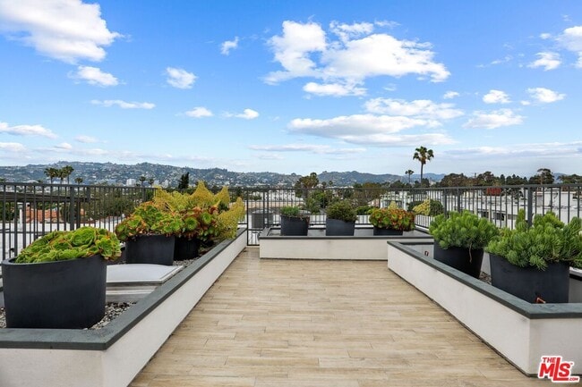 Photo - 429 Hayworth Ave Unit ph4