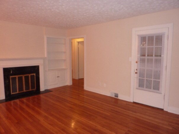 3833 Elmwood Ave