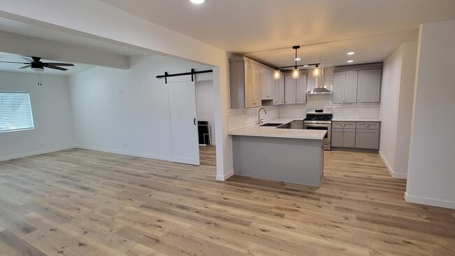 Building Photo - 1209 W Ave Q 1 Unit ADU