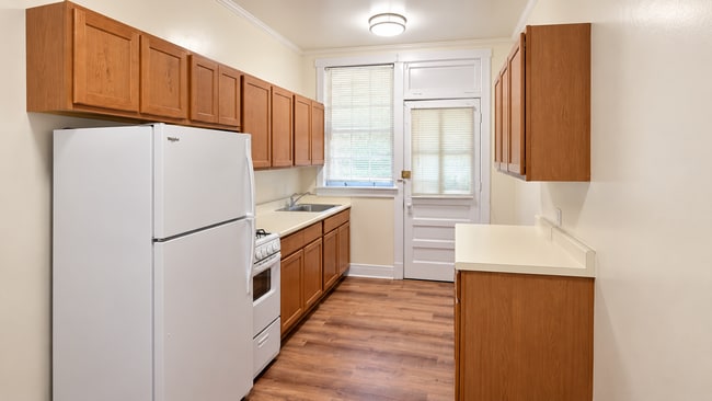 Photo - 2512 N Lincoln Ave Unit 2