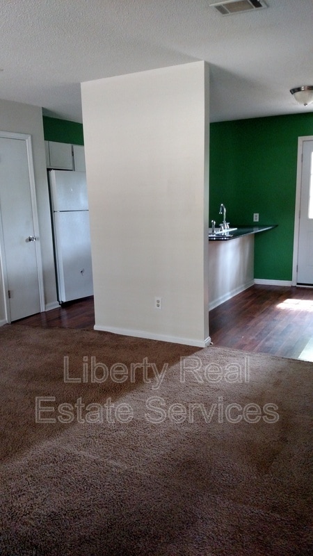 Photo - 874 Old Sunbury Rd