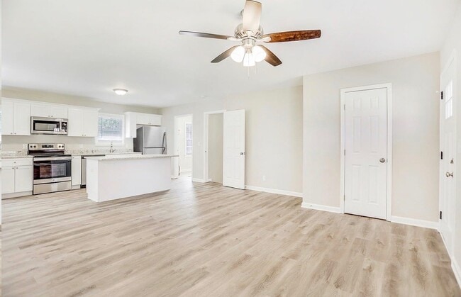 Photo - 3068 Rollingwood Ln SE